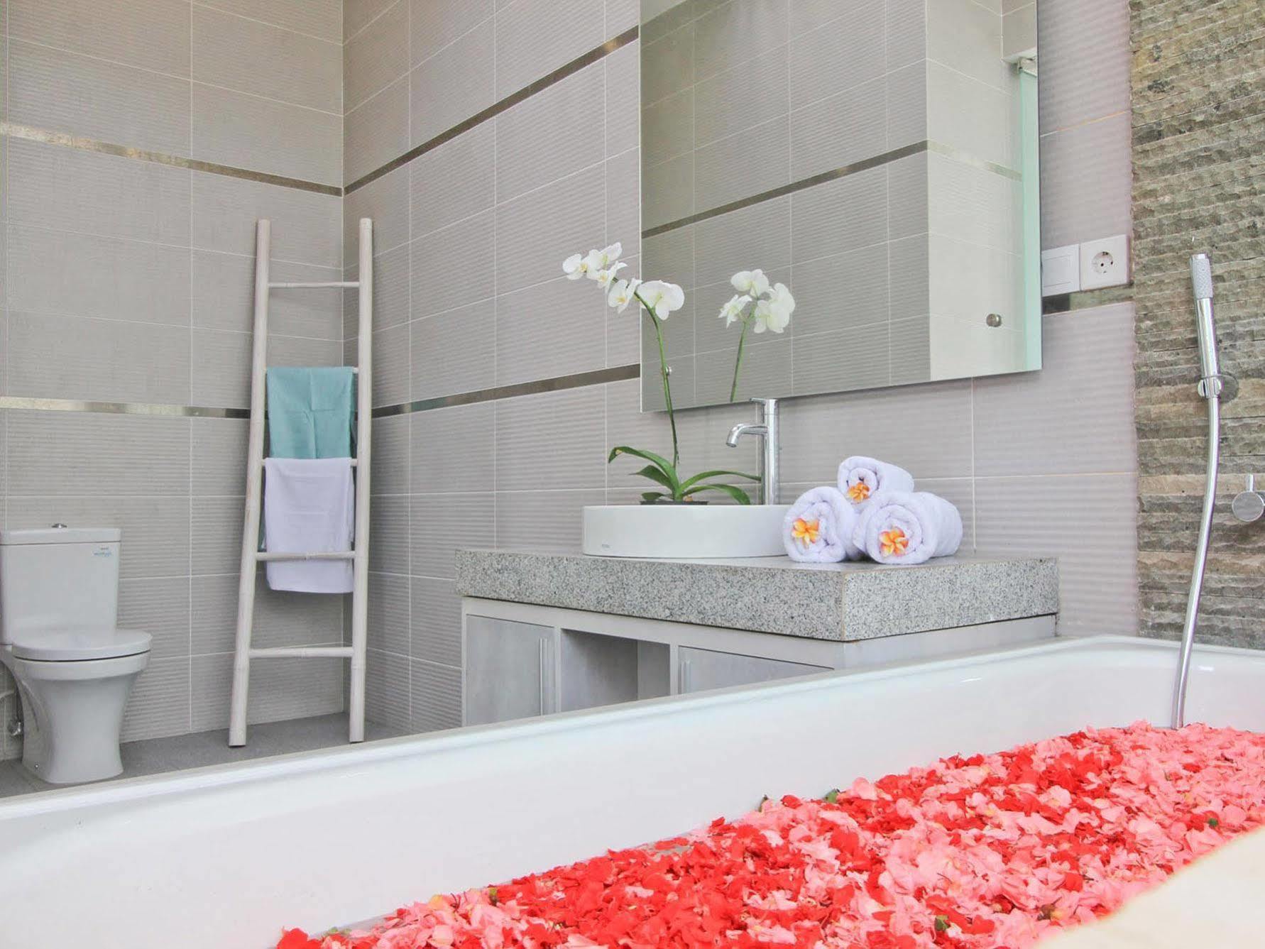 Nikaya Villas Kuta Lombok Buitenkant foto
